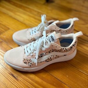 Women’s Size 10 Vans Leila Hurst Ultrarange